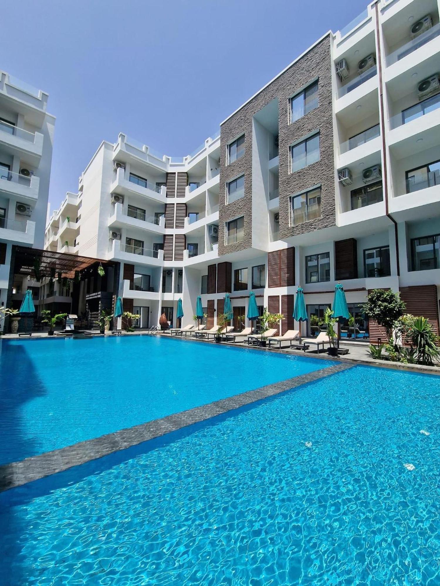 Sanctuary Sunlit Hurghada Haven With 4 Pools, Rooftop Sunsets & Gourmet Bites Steps Away Exterior foto